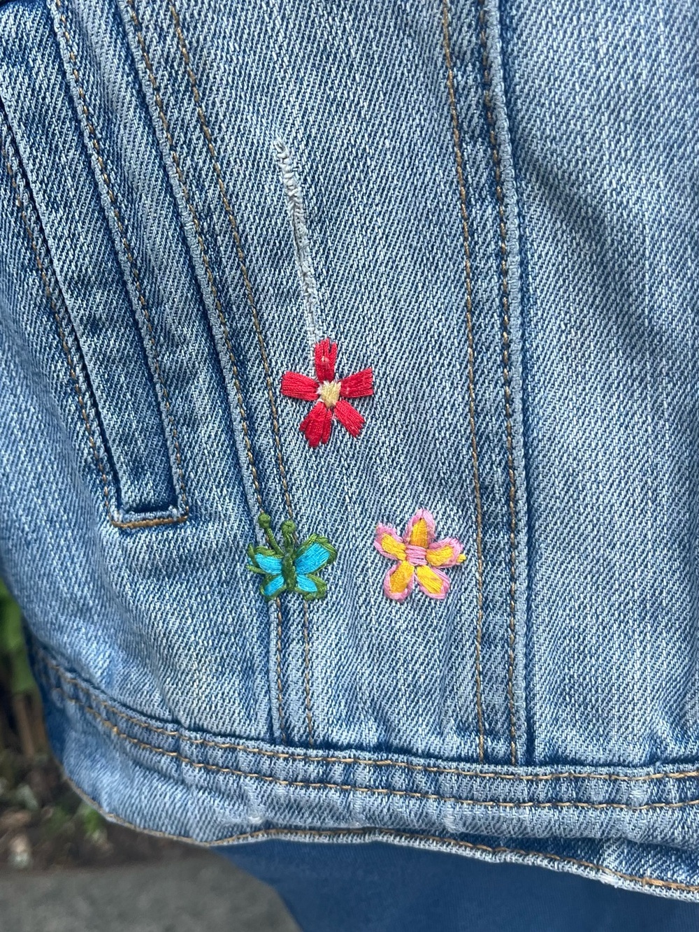 Ivy Jane Denim Jacket with Colorful Embroidered Peace sign and Flowers size S - Picture 10 of 15